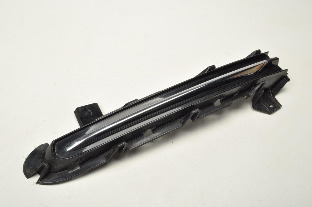 VOLVO V40 II GRILLE DUMMY BUMPER RIGHT 31347043
