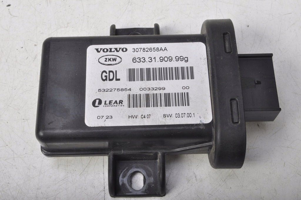 VOLVO V70 III MODULE CONTROLLER LIGHT RELAY P1 30782658AA