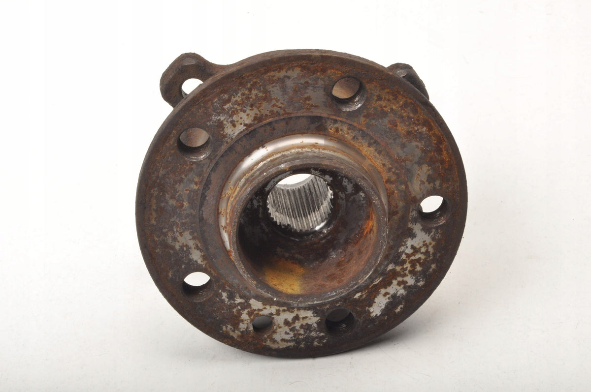 VOLVO V70 III REAR HUB LEFT STATION WAGON