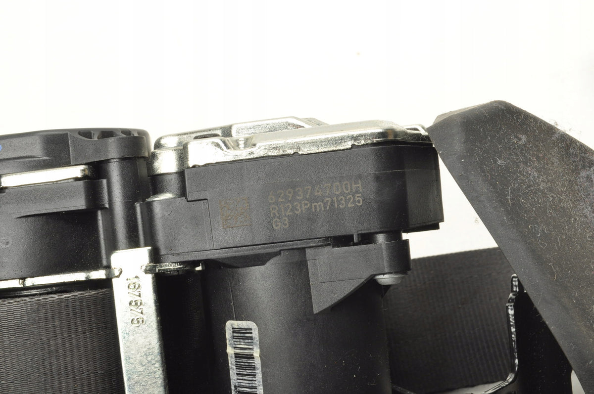 VOLVO V90 II SEAT BELT RIGHT FRONT 31675248