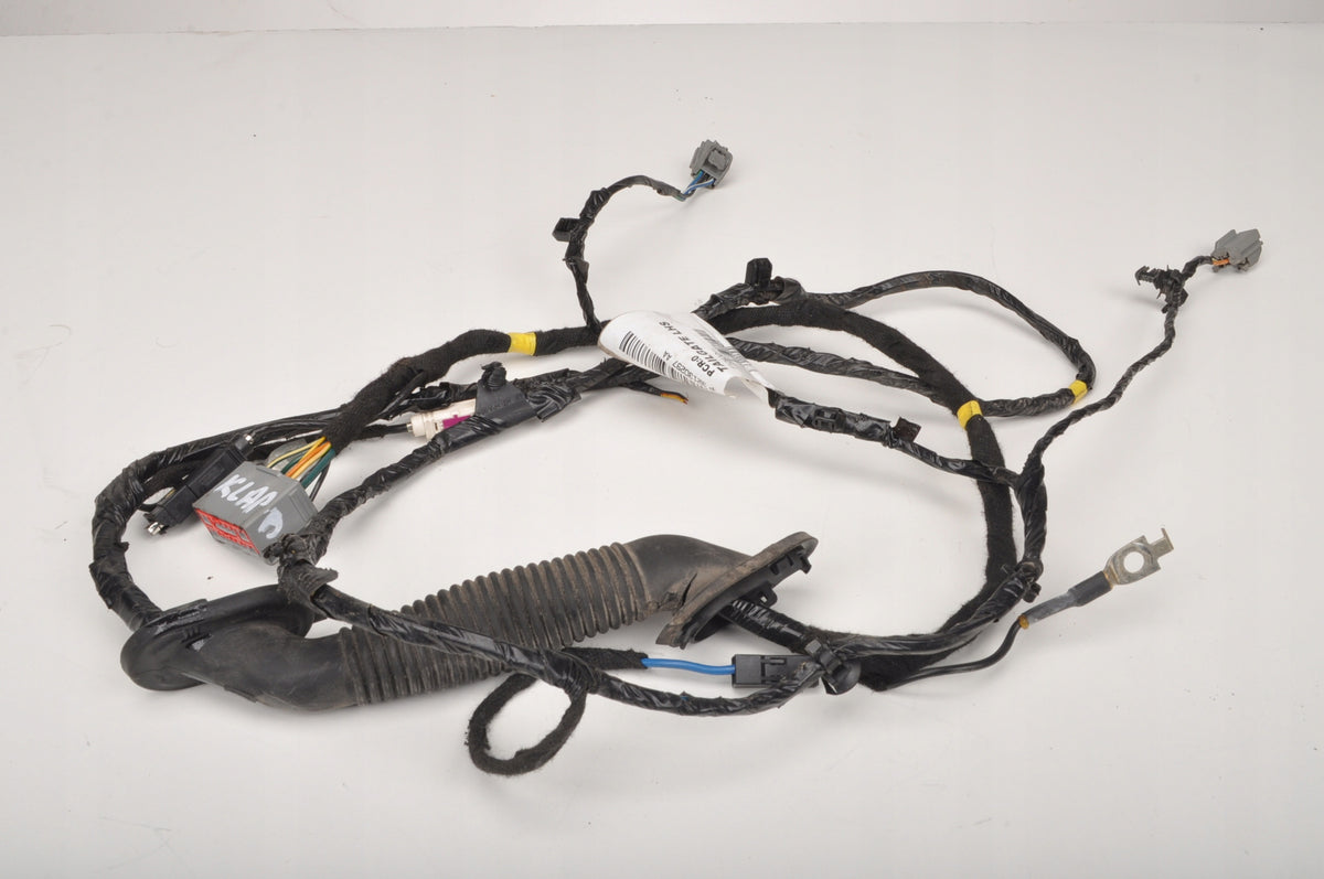 VOLVO XC40 II BUNDLE FLAP INSTALLATION 32130297