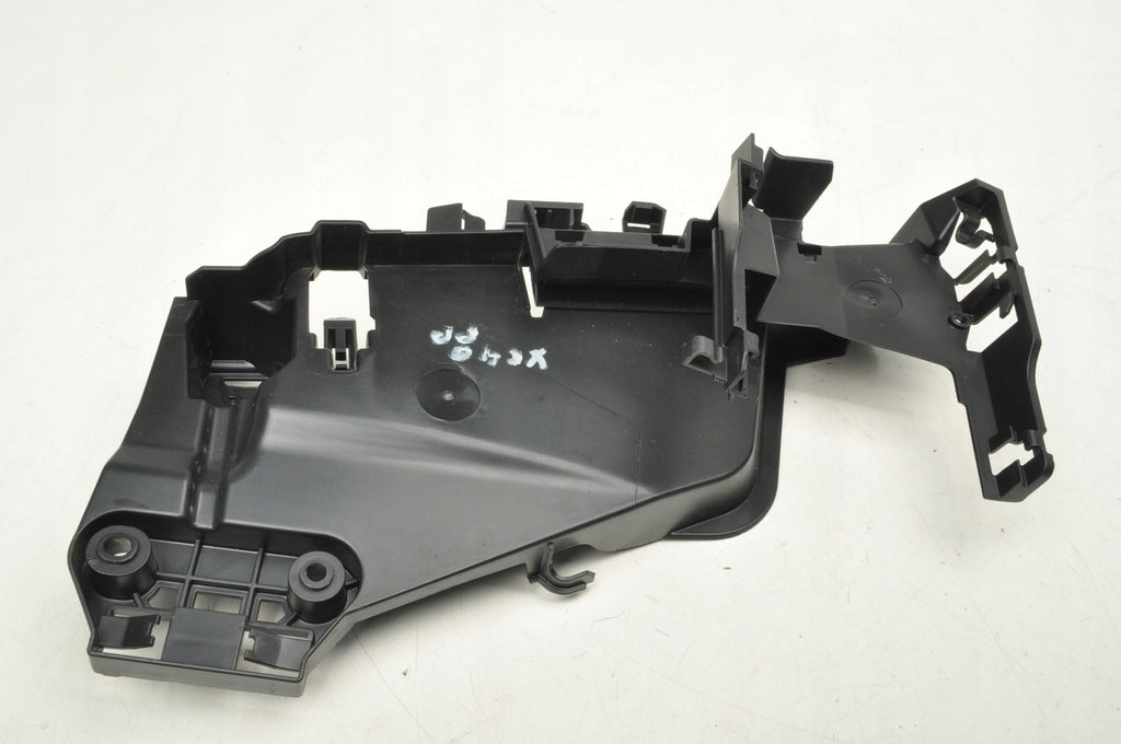 VOLVO XC40 LOCK GUARD PLASTIC RIGHT FRONT LIFT 30747094
