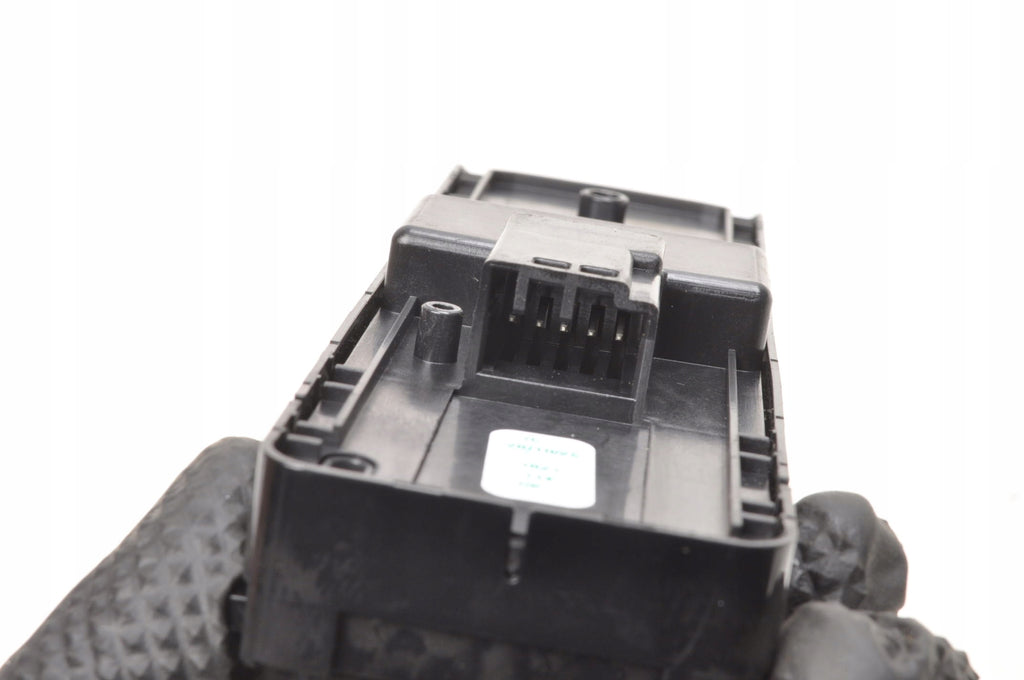 VOLVO XC40 PANEL WINDOW SWITCH 32319765