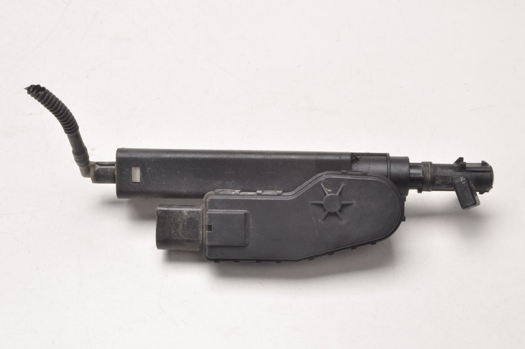 VOLVO XC60 AND HEADLIGHT WASHER PUMP