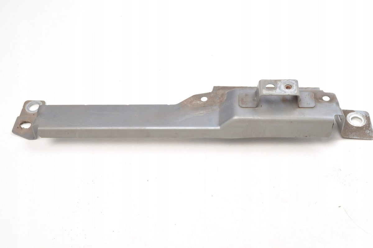 VOLVO XC60 II FENDER MOUNT 31424580 LEFT