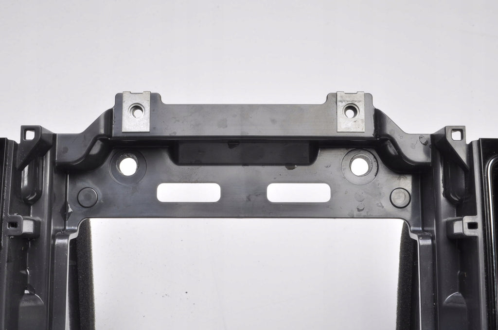 VOLVO XC60 II GRILLE RADIO FRAME 31417738