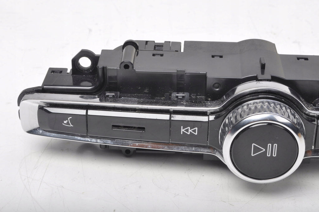 VOLVO XC90 II RADIO PANEL P31346790 2019R