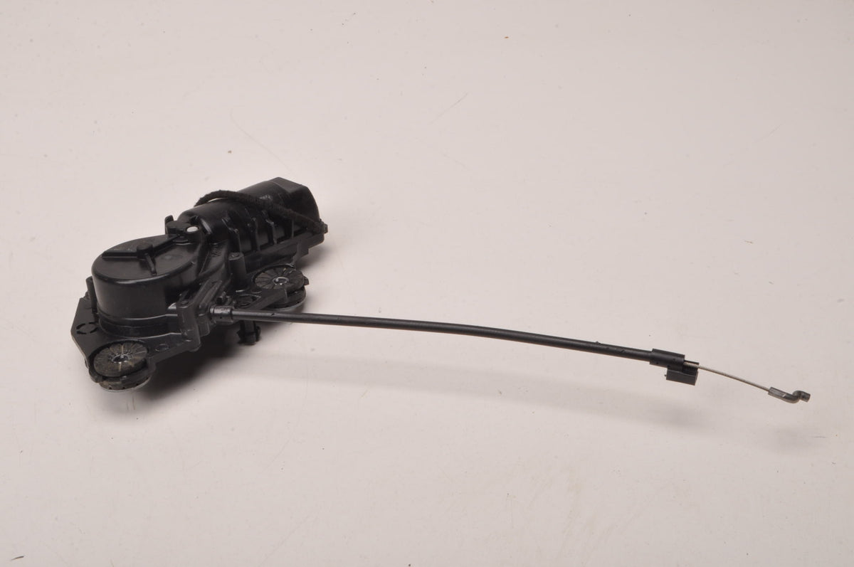 VOLVO XC90 II TAILGATE PULL