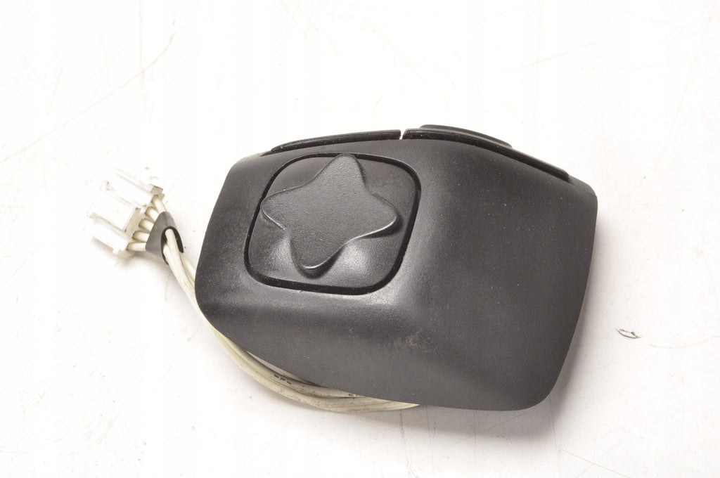 VOLVO XC90 STEERING WHEEL BUTTONS 8685489