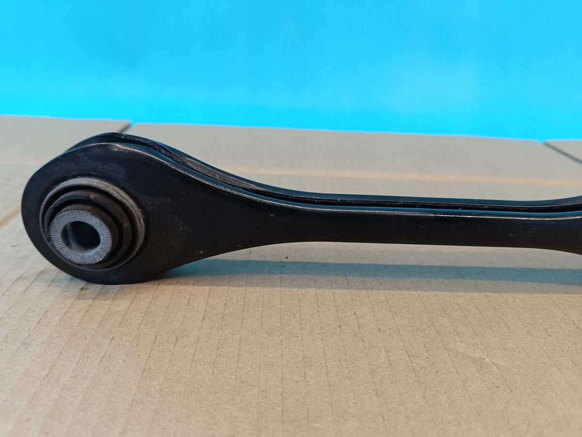 VW GOLF VIII VARIANT 1.5 e-TSI 110KW 2021 R CONTROL ARM RIGHT REAR 5Q0501529G