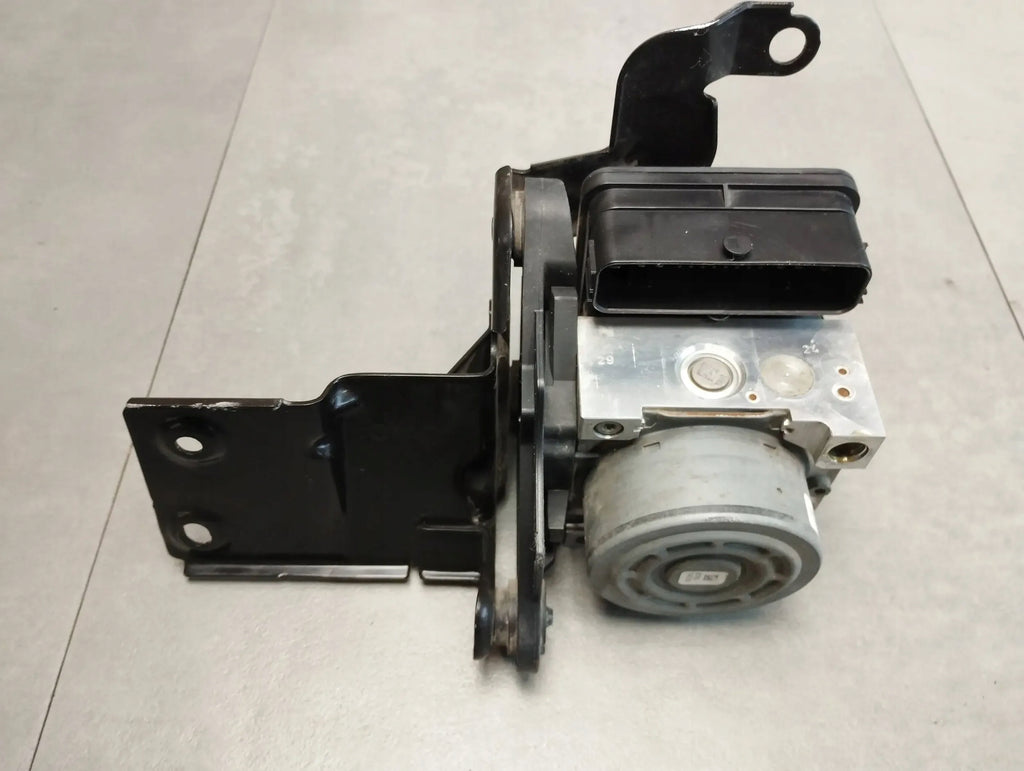 VW Golf VII 7 R 2.0 TSI ABS PUMP 3Q0907379K