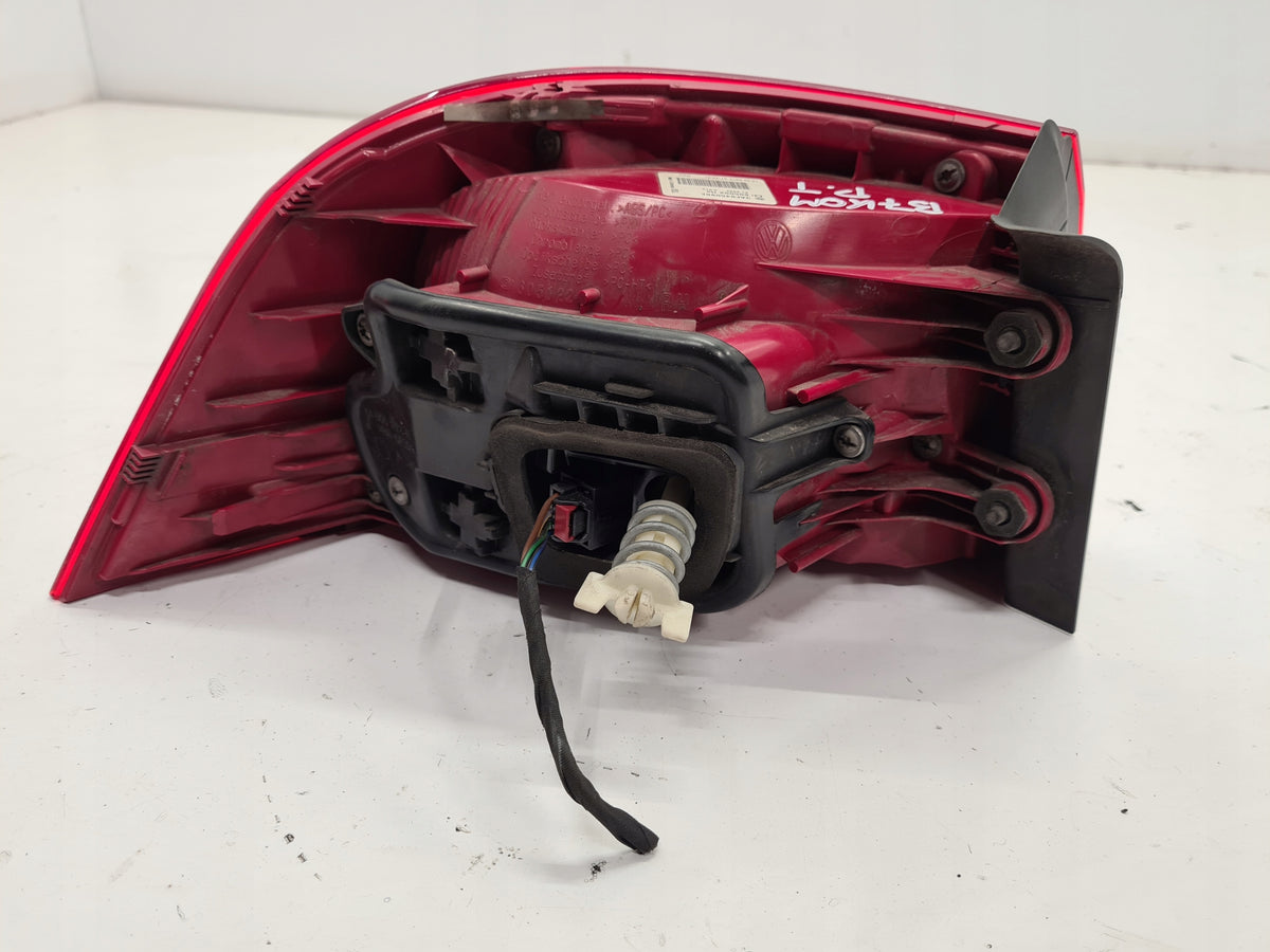 VW PASSAT B7 STATION WAGON LAMP RIGHT REAR 3AF945096E