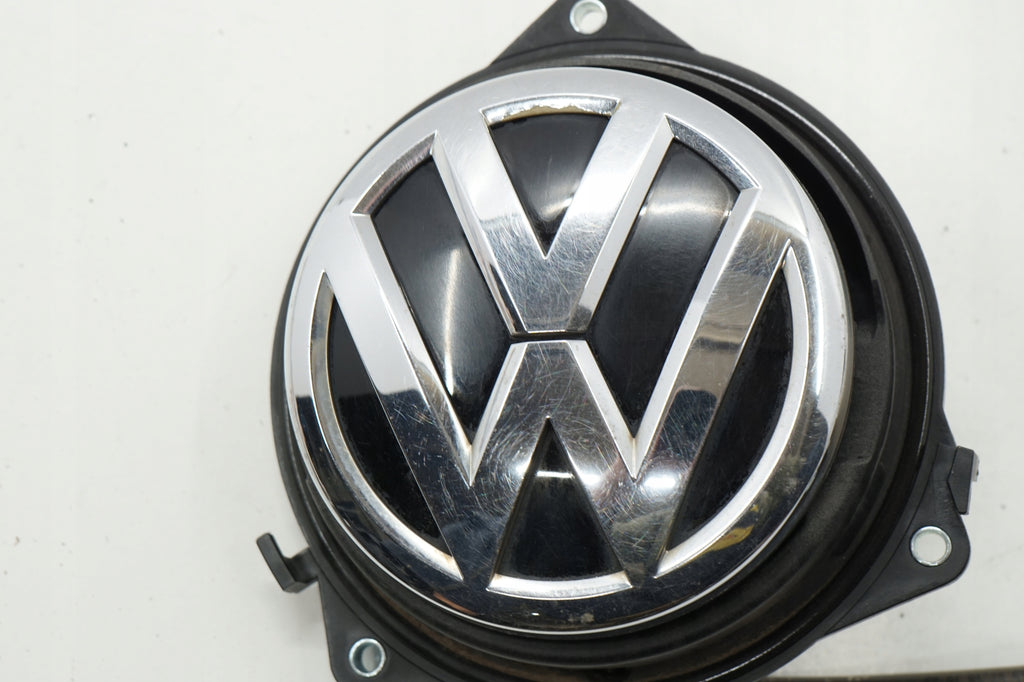 VW PASSAT B8 16R LOCK HANDLE TAILGATE EMBLEM 510827469F