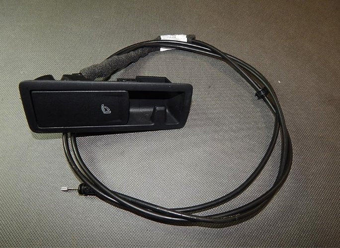 VW PASSAT B8 HANDLE PULL FLAP LEFT 5G0885671D
