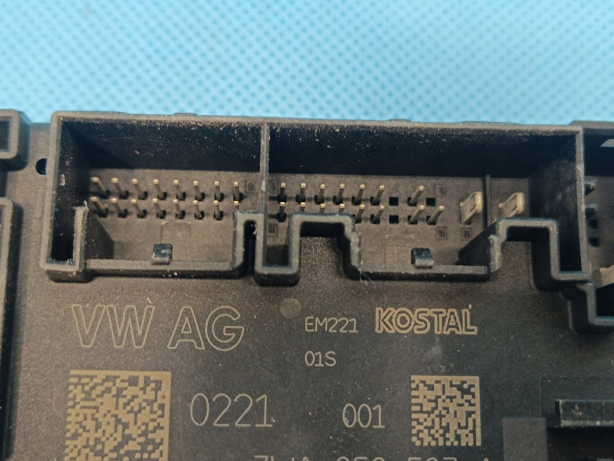 VW PASSAT B9 VARIANT 2.0 TDI 110KW 2024 R DOOR MODULE LEFT FRONT 3WA959593A