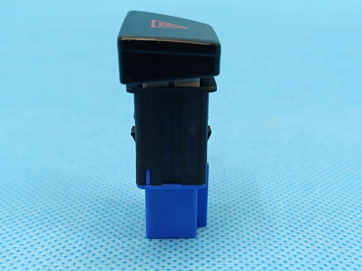 VW PASSAT B9 VARIANT 2.0 TDI 2024 R EMERGENCY LIGHT BUTTON 3J0953509A