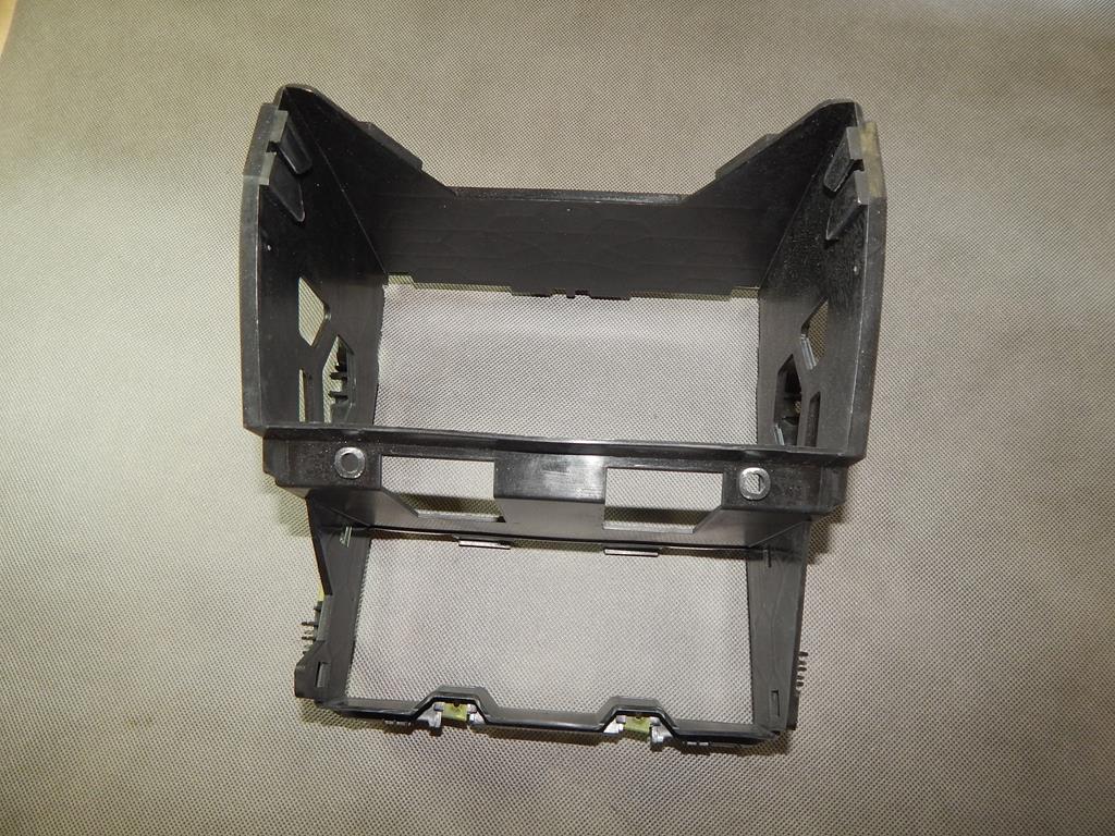 VW SCIROCCO FRAME RADIO POCKET 1K8858005