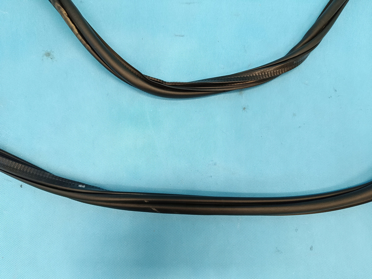 VW T-ROC LIFT 1.5 TSI 110KW 2025 R DOOR SEAL RIGHT REAR 2GA867914B