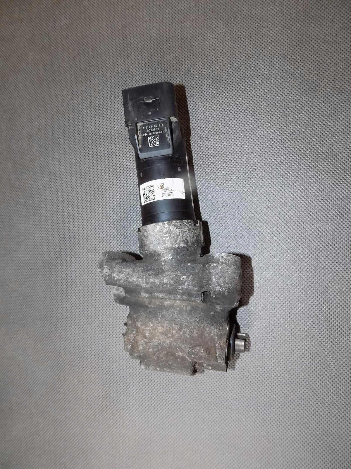 VW TOUAREG 7P MANUAL ACTUATOR RIGHT 7P0609616