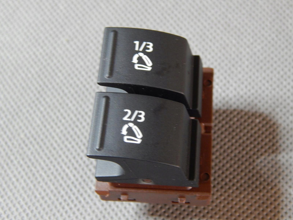 VW TOUAREG FOLDING BUTTON SEAT 7P6959519A