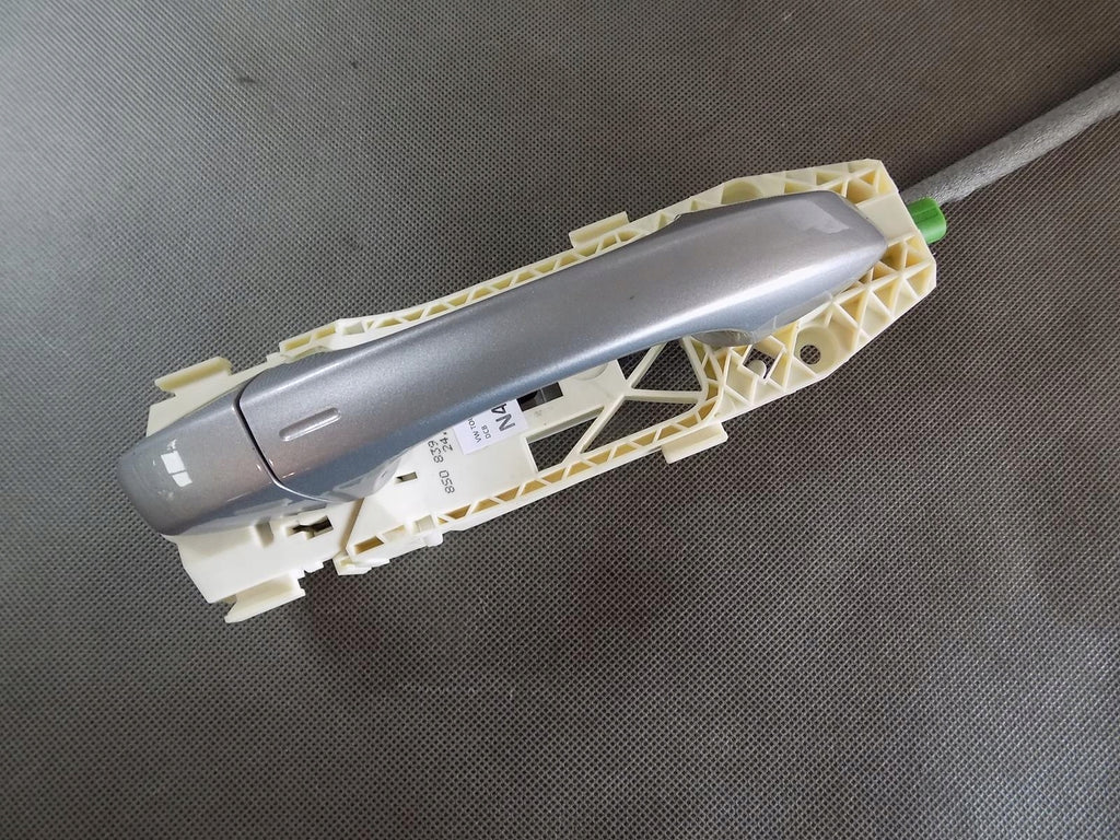 VW TOUAREG III HANDLE KESSY RIGHT REAR LZ7G