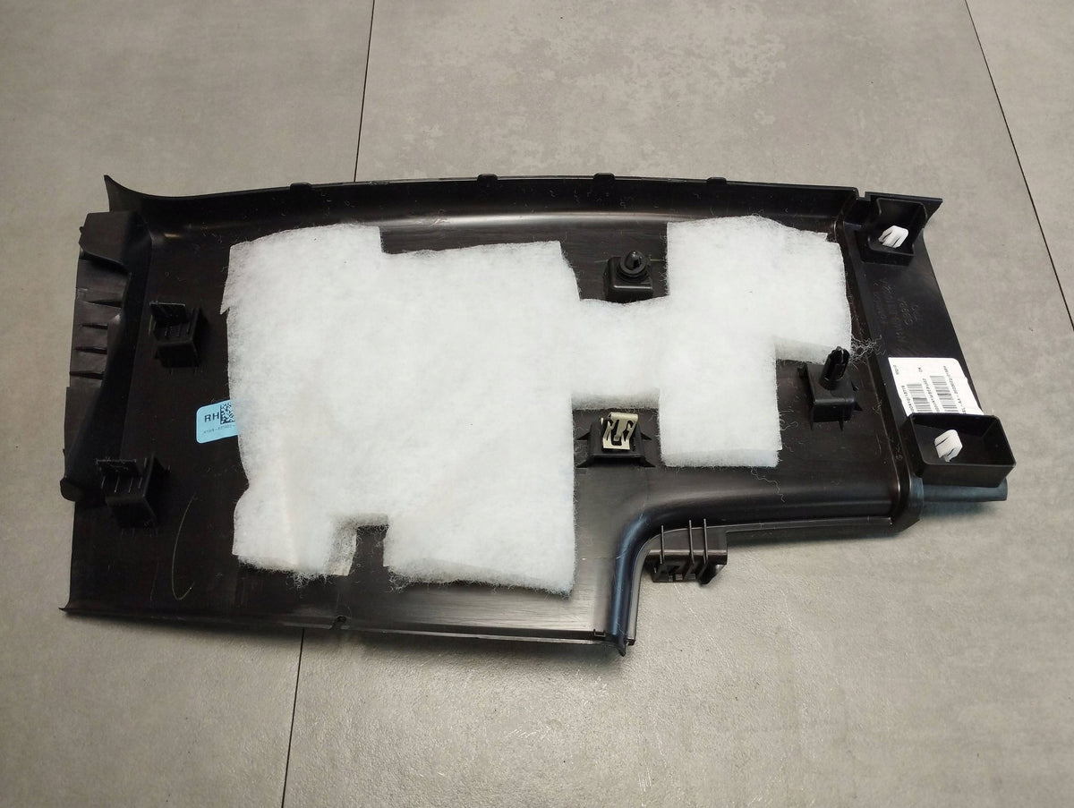Volkswagen Amarok II POST COVER RIGHT N1WBE31002A