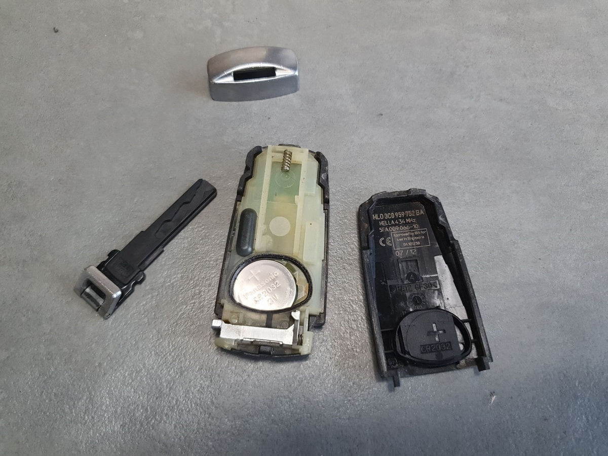 Volkswagen PASSAT CC Ignition key 3C0959752BA