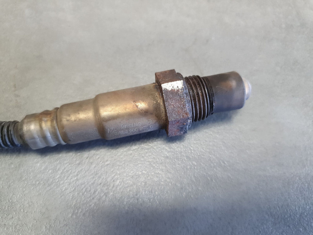 Volkswagen PASSAT CC Lambda probe 06F906262AE