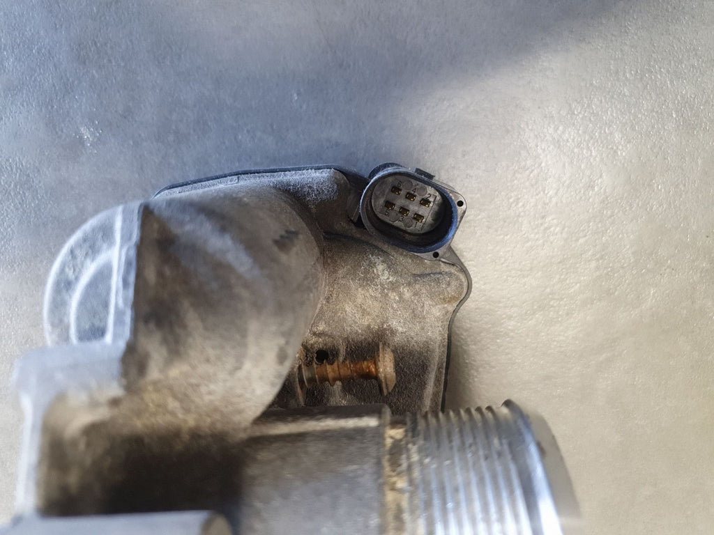 Volkswagen PASSAT CC Throttle 06F133062Q