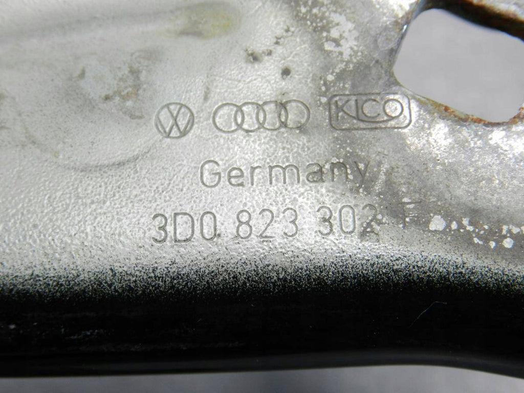 Volkswagen Phaeton Mask hinges right 3D0823302F