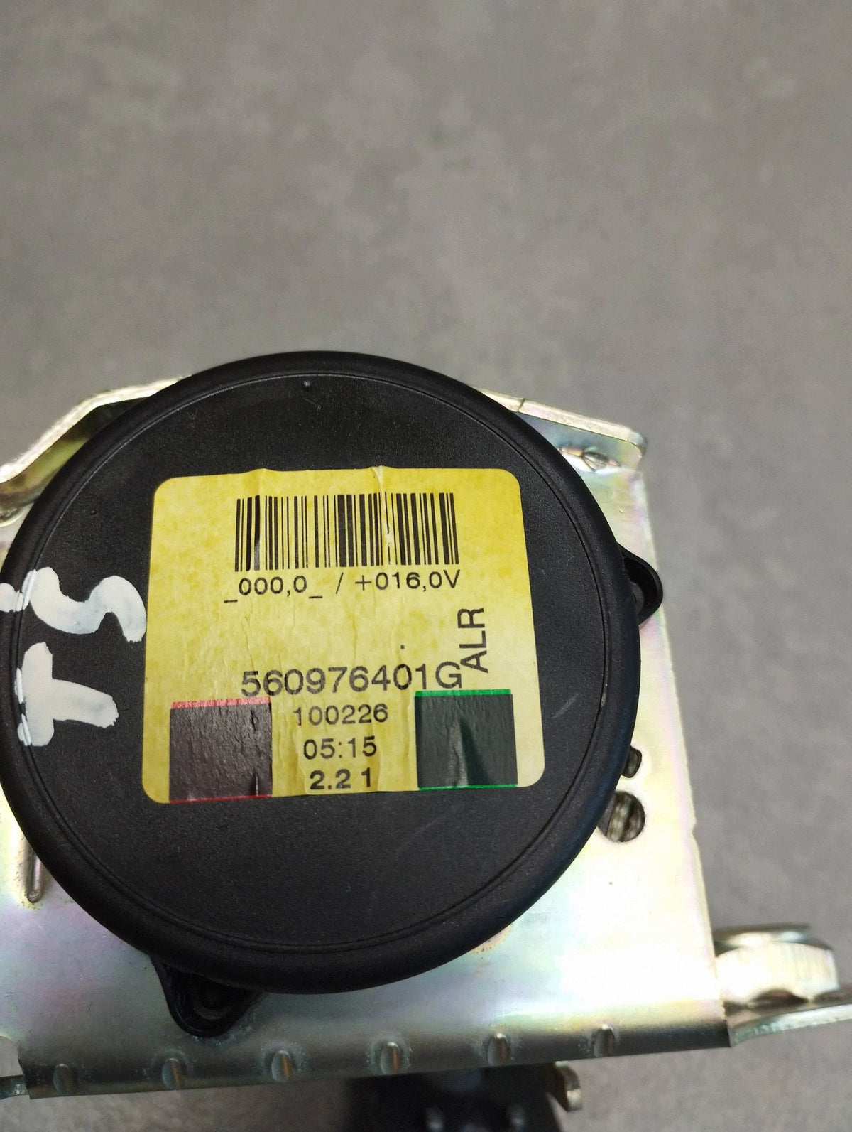 Volkswagen Phaeton Rear Center Belt 3D0857807C