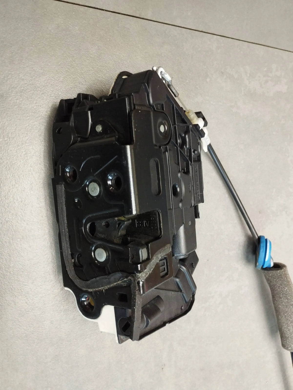 Volkswagen Scirocco DOOR LOCK RIGHT FRONT 5N1837016A