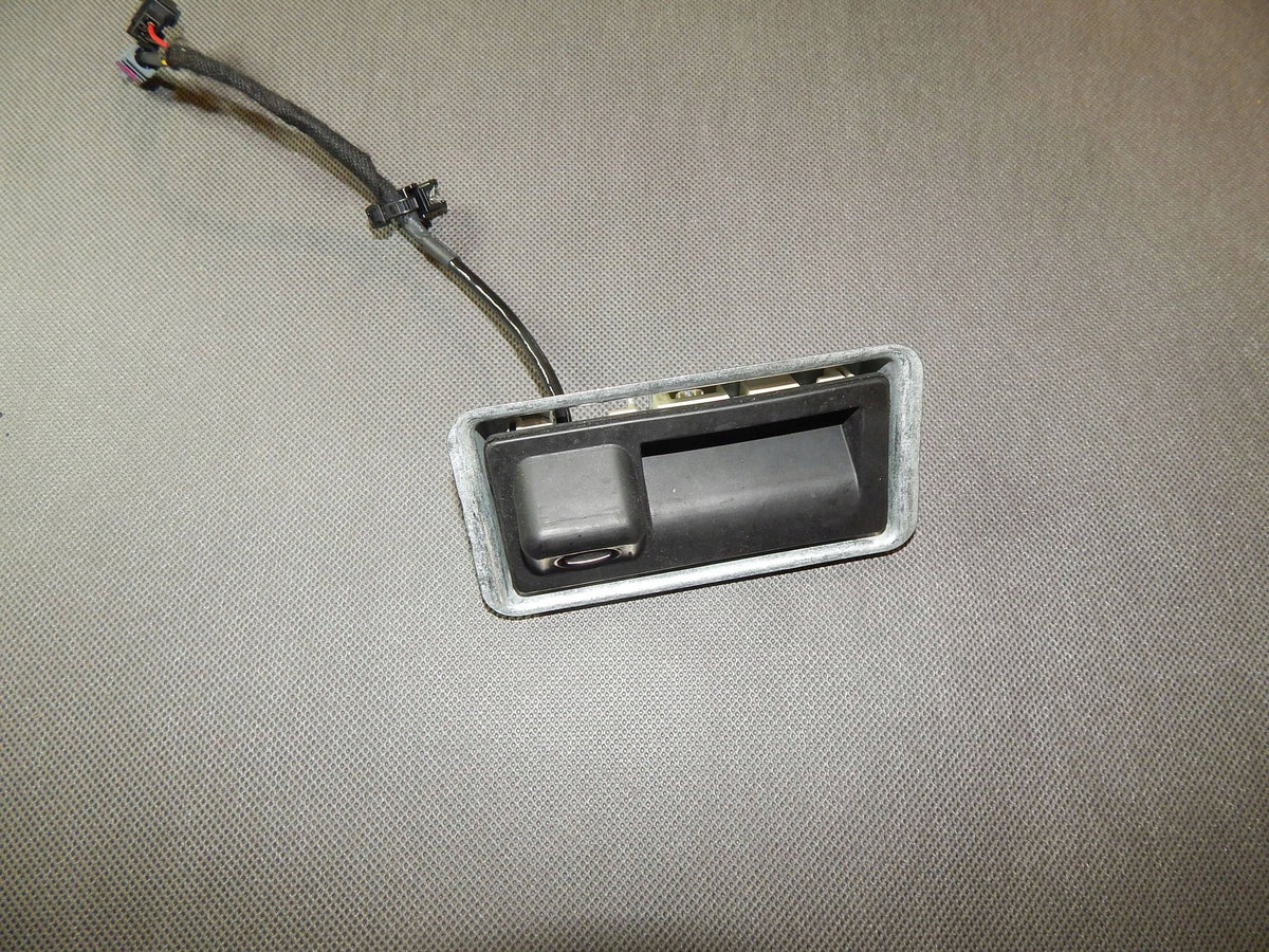 Volkswagen Sharan Reversing camera flap handle 8W0827566