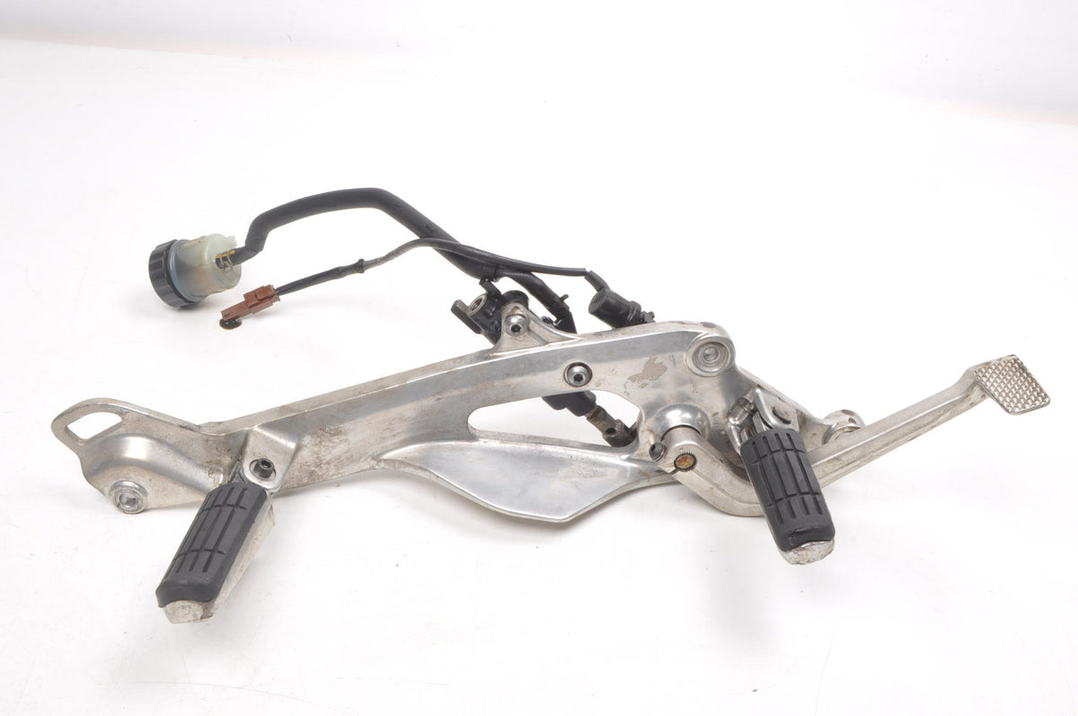 YAMAHA TDM 900 SET FOOTREST RIGHT 5PS-3